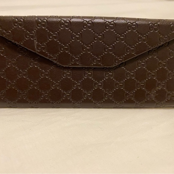 Gucci Sunglasses- classic. Serious buyers only! - Picture 7 of 12